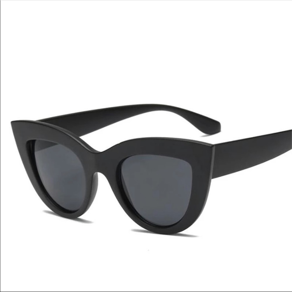 New Cat Eye Women Sunglasses - Picture 2 of 2